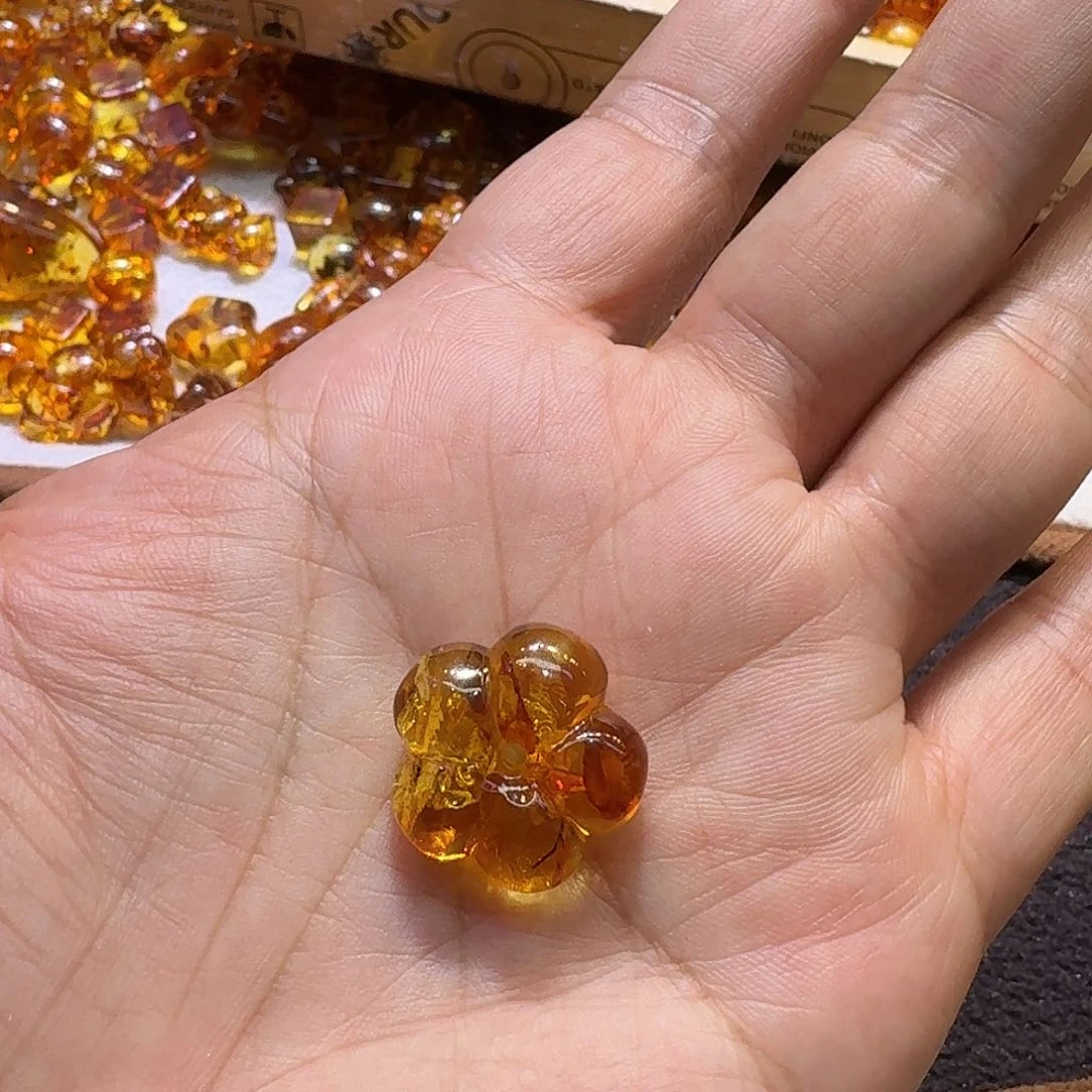 未镶嵌珠宝半成品水晶?*颜