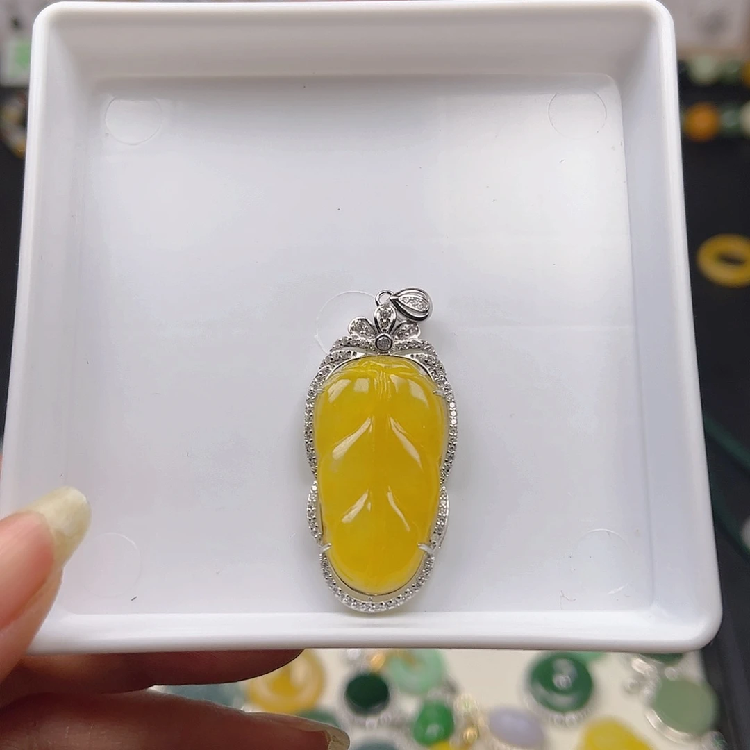 【闪购商品】翡翠颈饰未镶嵌吖*精吊坠