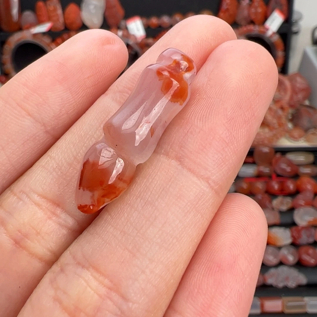 南红玛瑙未镶嵌颈饰毛笔