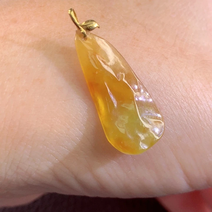 翡翠18K金镶嵌颈饰翡翠