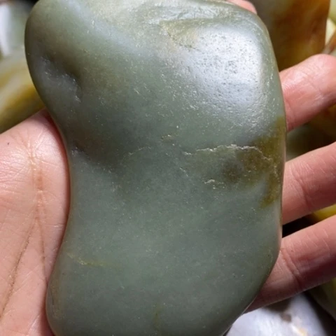 未镶嵌和田玉（糖玉）挂件
