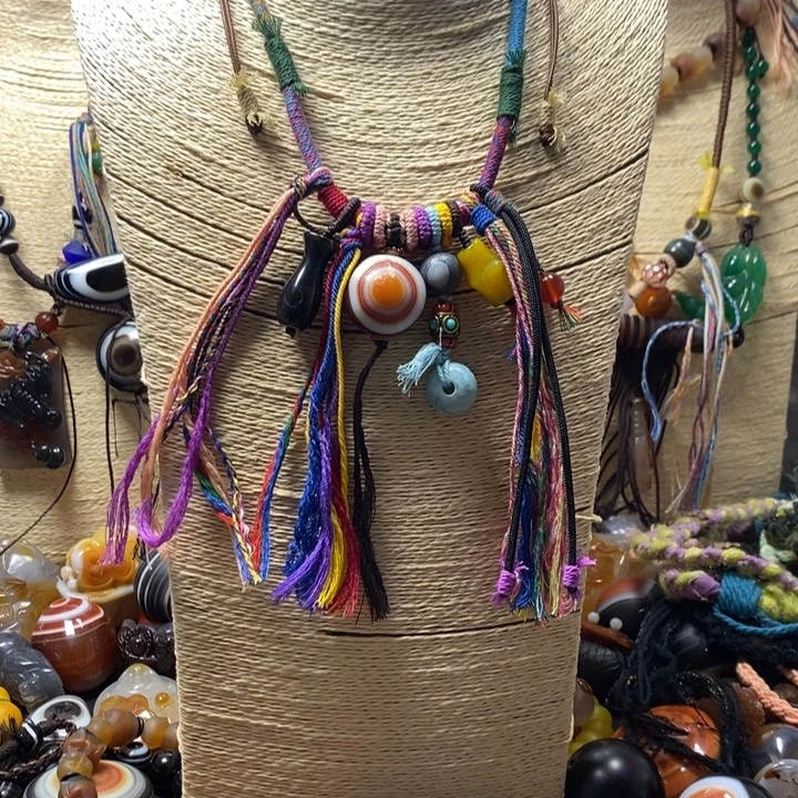 善***果玛瑙/玉髓未镶嵌颈饰