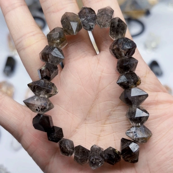 水晶手链未镶嵌黑闪灵钻手链