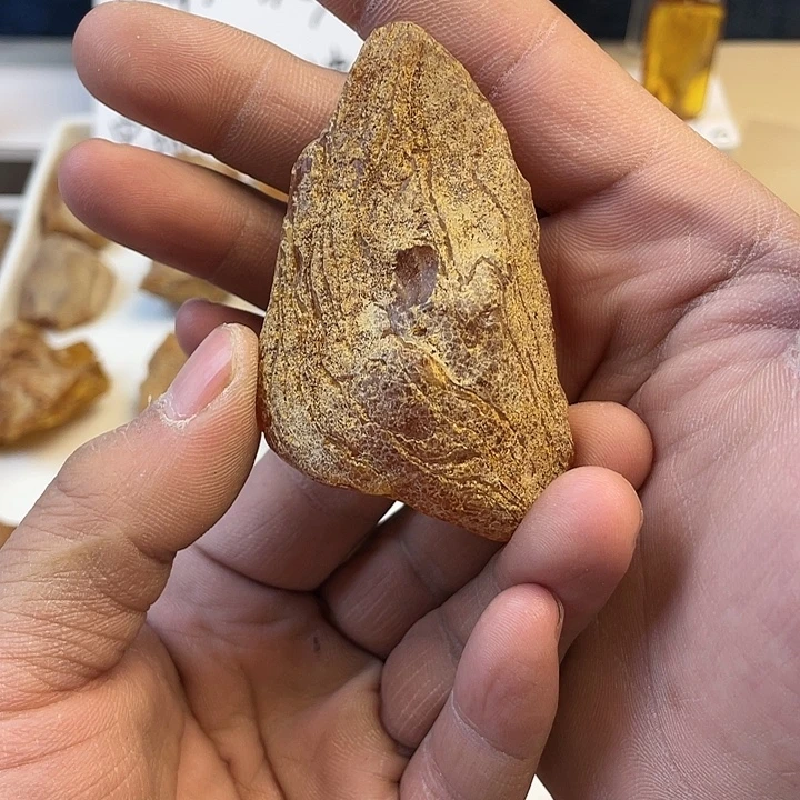 泓***沨定制琥珀未镶嵌天然琥珀蜜蜡