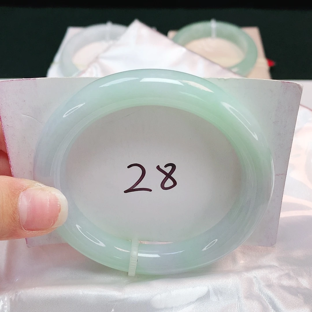 翡翠未镶嵌手镯圆条56