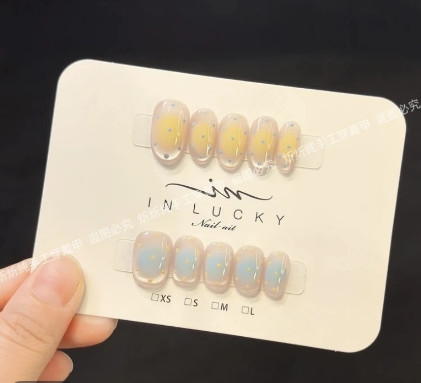 【海盐芝士】纯手工穿戴甲轻奢高级感显白爆闪春甲猫眼款光疗美甲