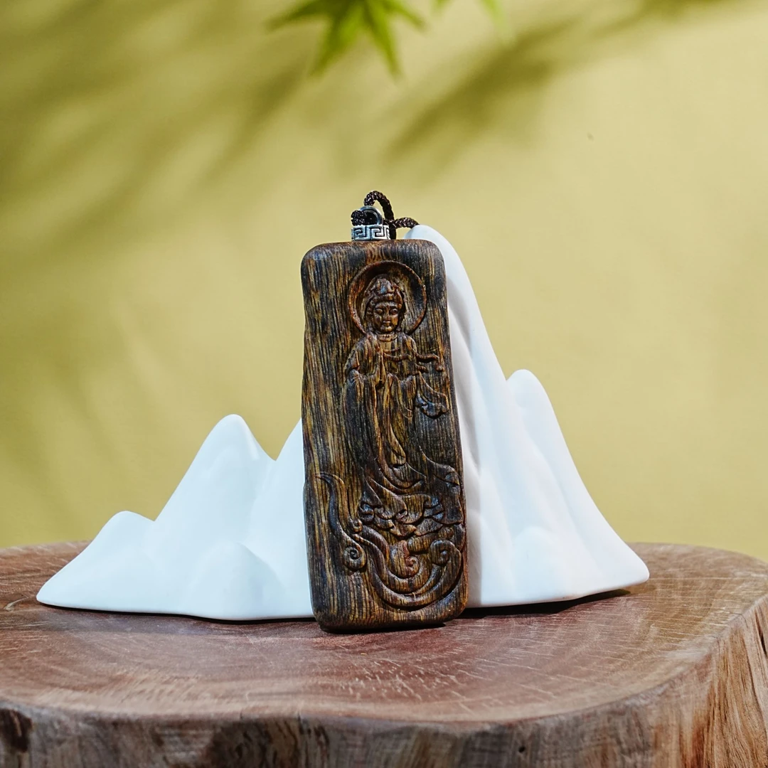 文莱软丝老料沉香雕刻件（观音） 11.4g 250918022 C