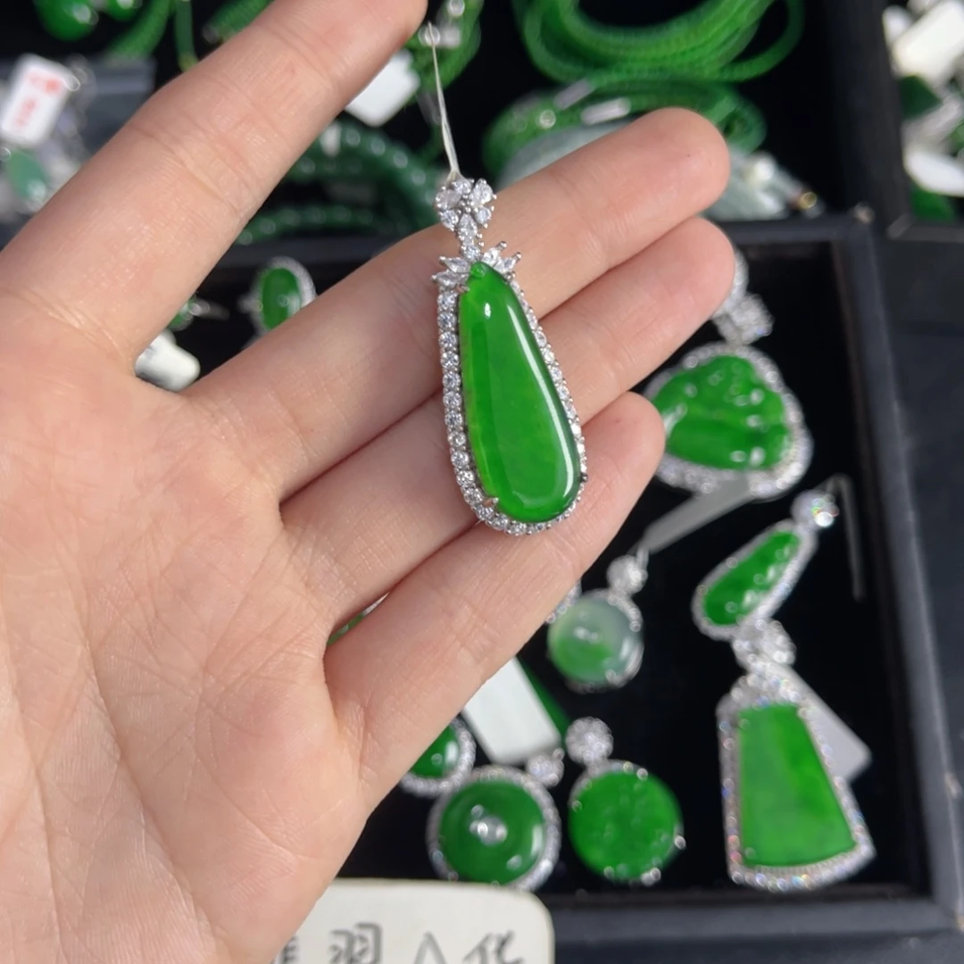 翡翠银S925镶嵌戒指福瓜吊坠