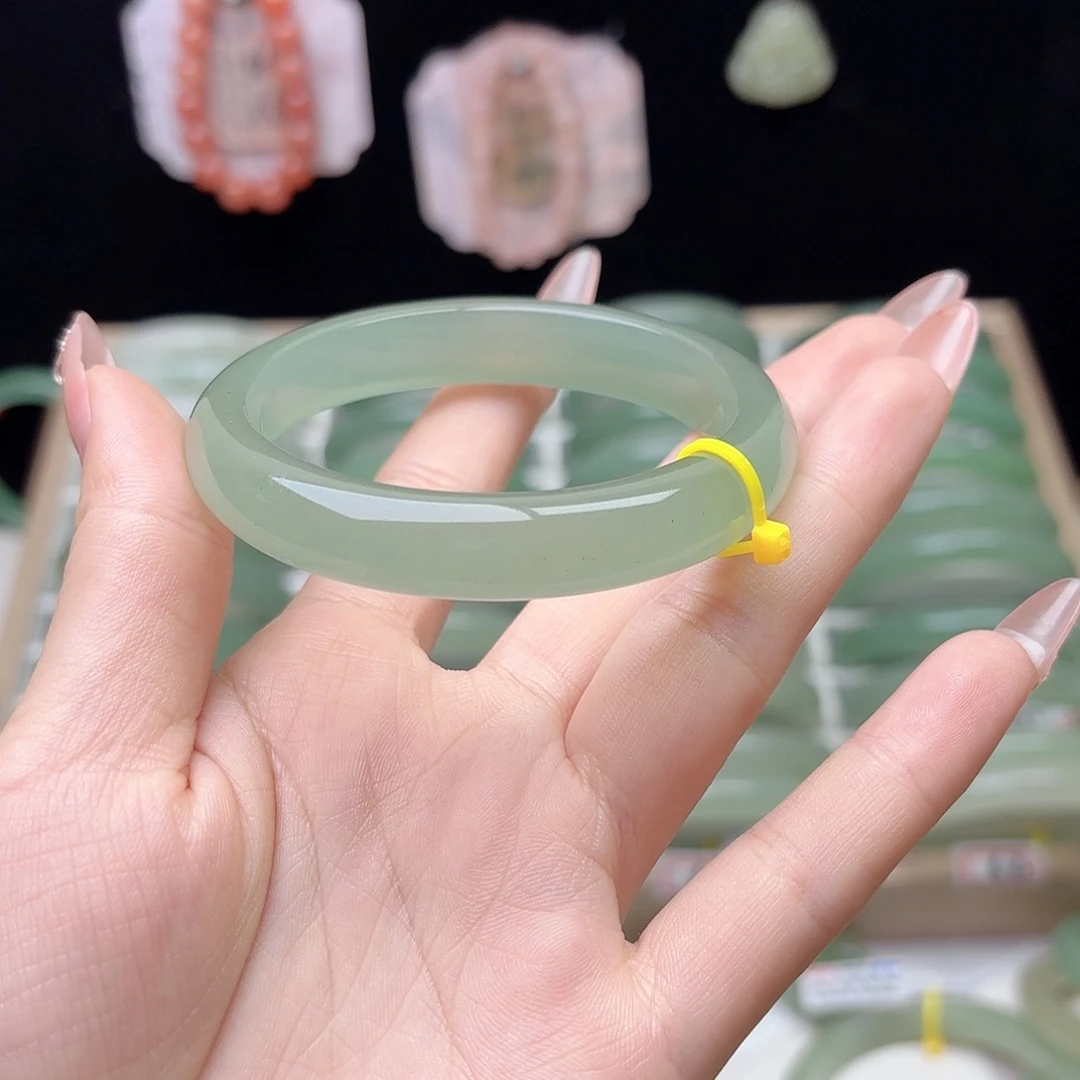 未镶嵌手镯石英质玉5657