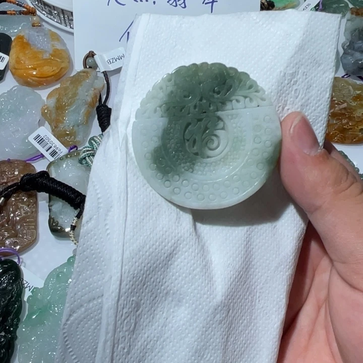 翡翠颈饰未镶嵌天然