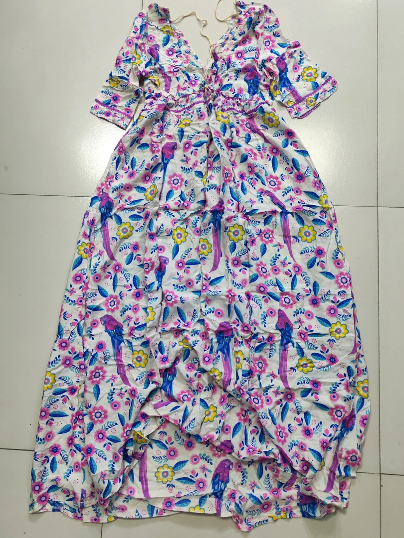 清风酷女郎广州白粉兰花连衣裙