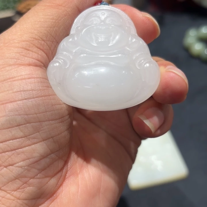 石英岩玉未镶嵌颈饰