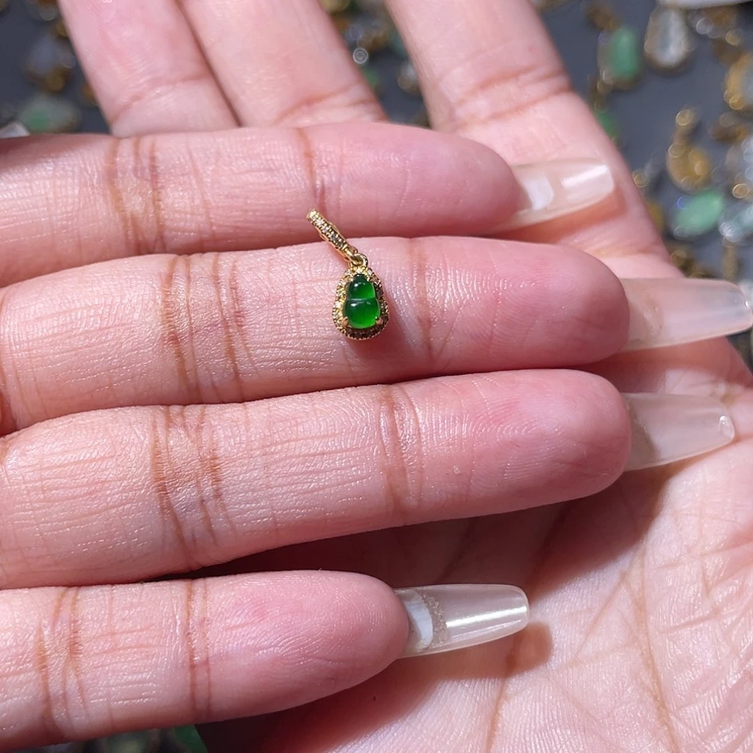 吊坠(不含链)18K金镶嵌翡翠