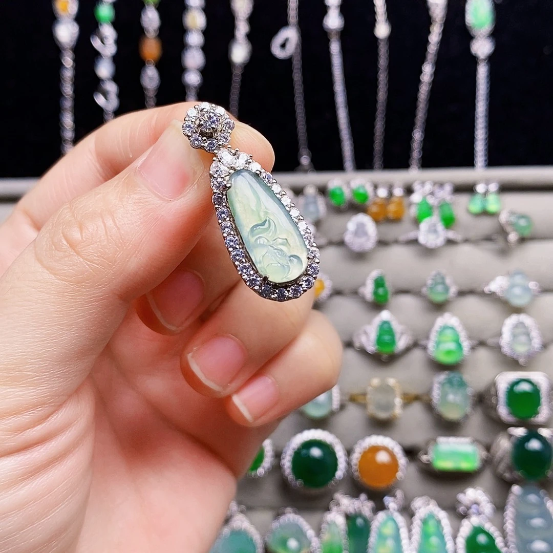 翡翠银S925镶嵌颈饰莲花