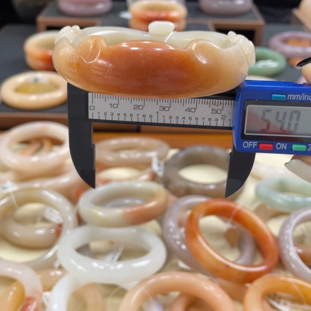 石英岩玉手镯未镶嵌