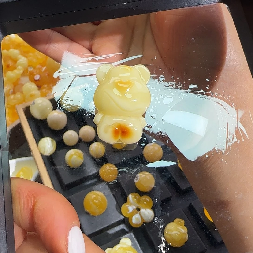 琥珀未镶嵌珠宝奇石