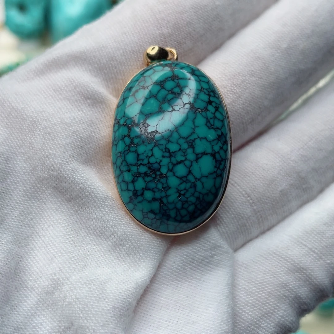 18K金镶嵌绿松石珠宝奇石