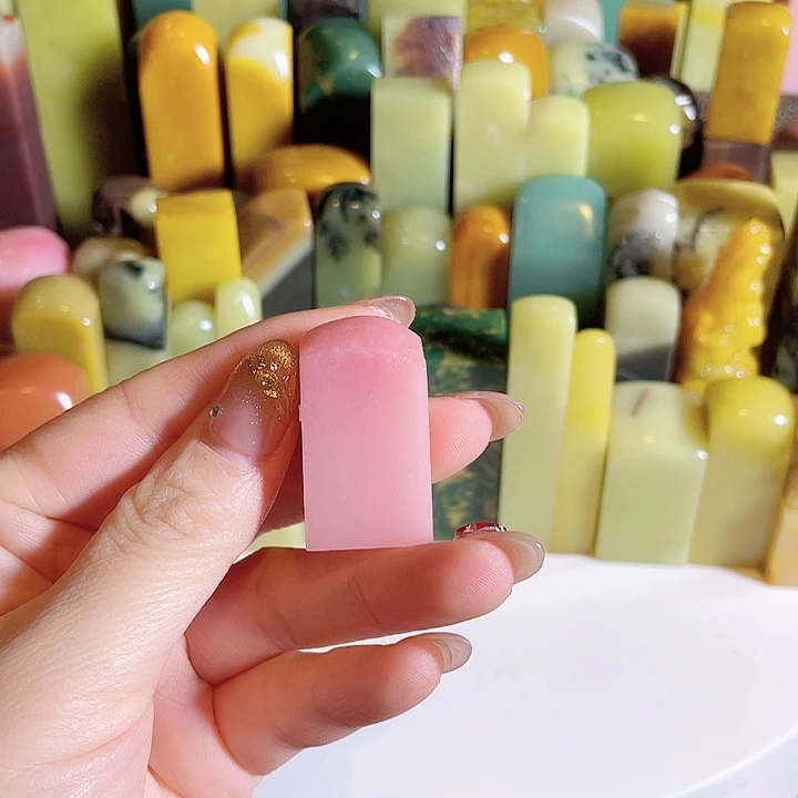 云南石龙蛋粉冻石