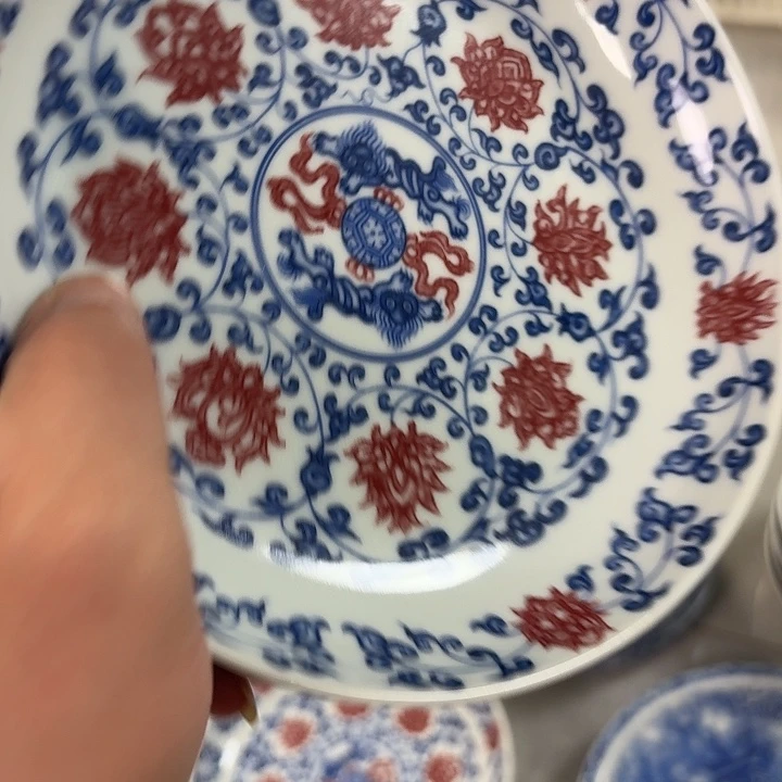 瓷片釉里红缠枝莲大胡乘景德镇