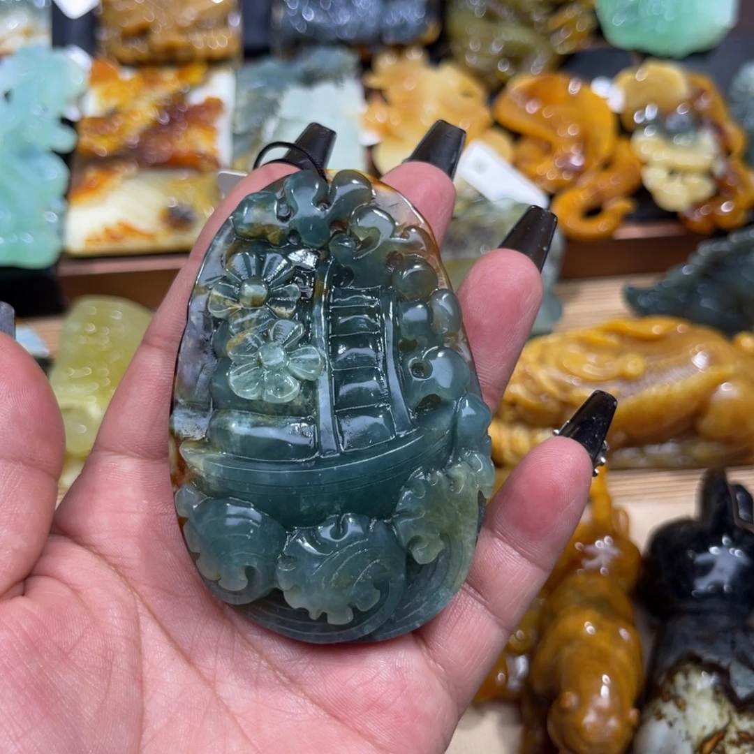 小***熊未镶嵌蛇纹石玉颈饰