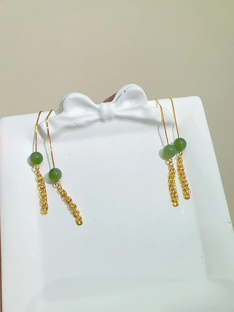 LJ027天然和田玉S925银镶嵌碧玉耳钉多样性发其一