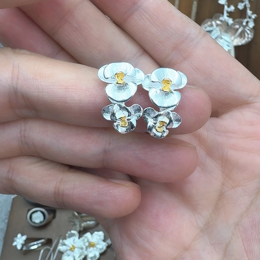 足银双蝴蝶兰耳钉