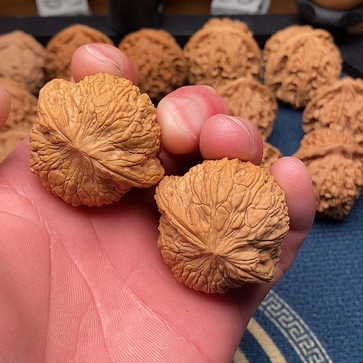 文玩核桃吊坠泥鳅背41全