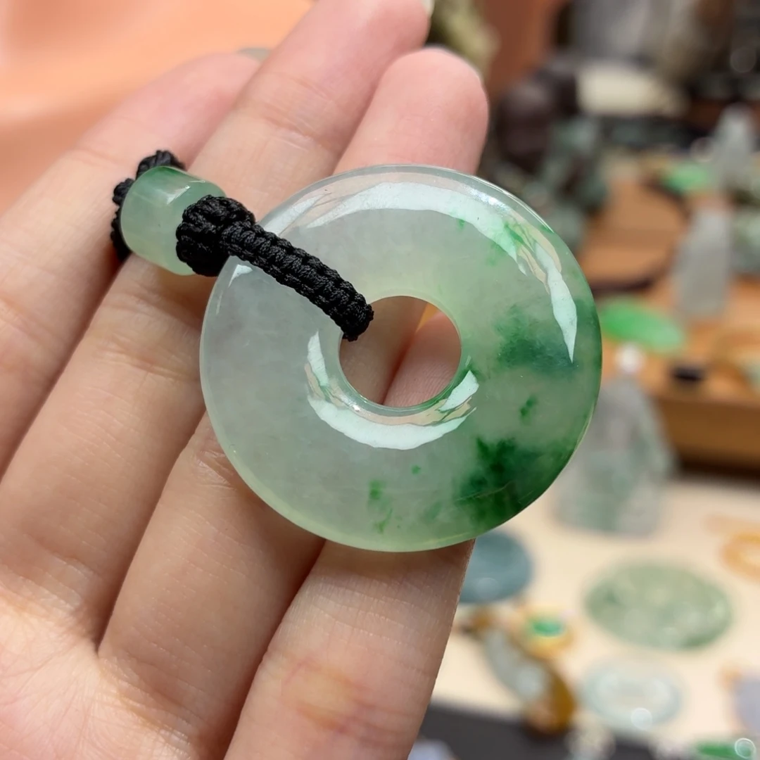 翡翠未镶嵌颈饰吊坠