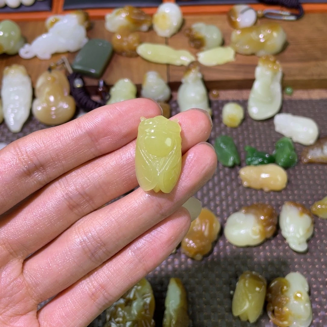 和田玉未镶嵌颈饰西**声