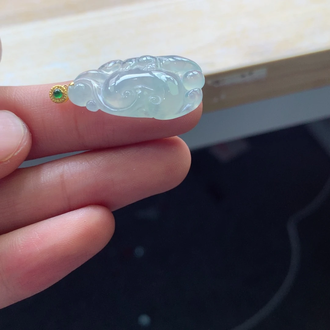 翡翠颈饰18K金镶嵌吊坠