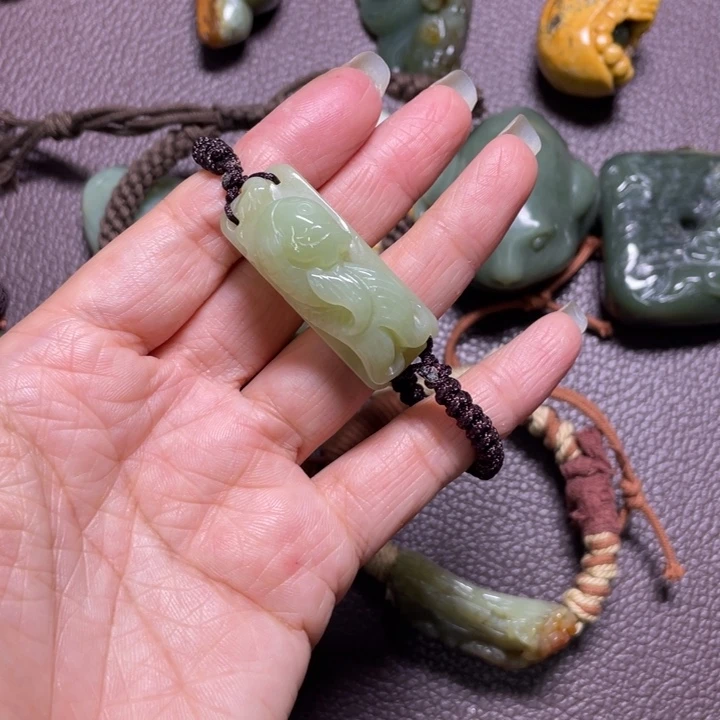岫岩老玉（透闪石质玉）未镶嵌颈饰