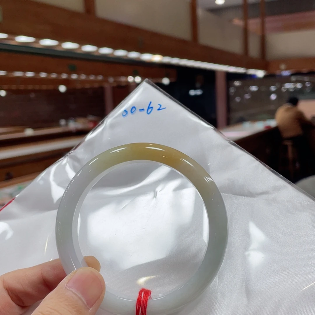 翡翠未镶嵌手镯买断默认有包容