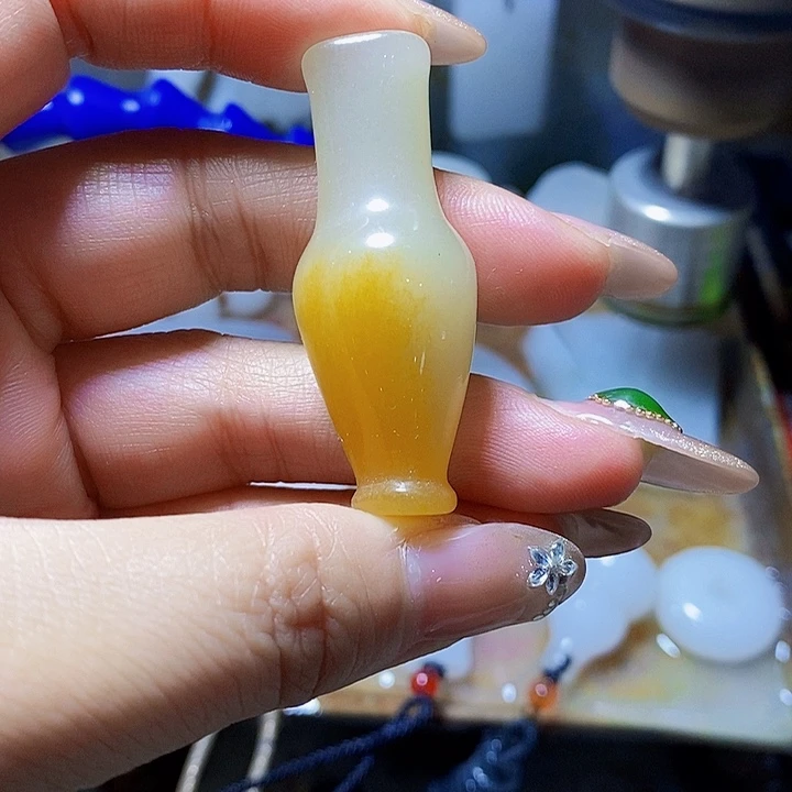 石英质玉颈饰未镶嵌风***$