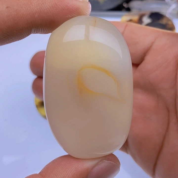 玛瑙/玉髓颈饰未镶嵌丫**?