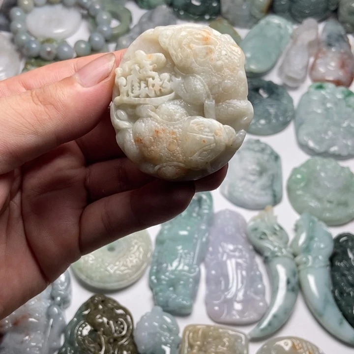 翡翠未镶嵌颈饰金蟾77