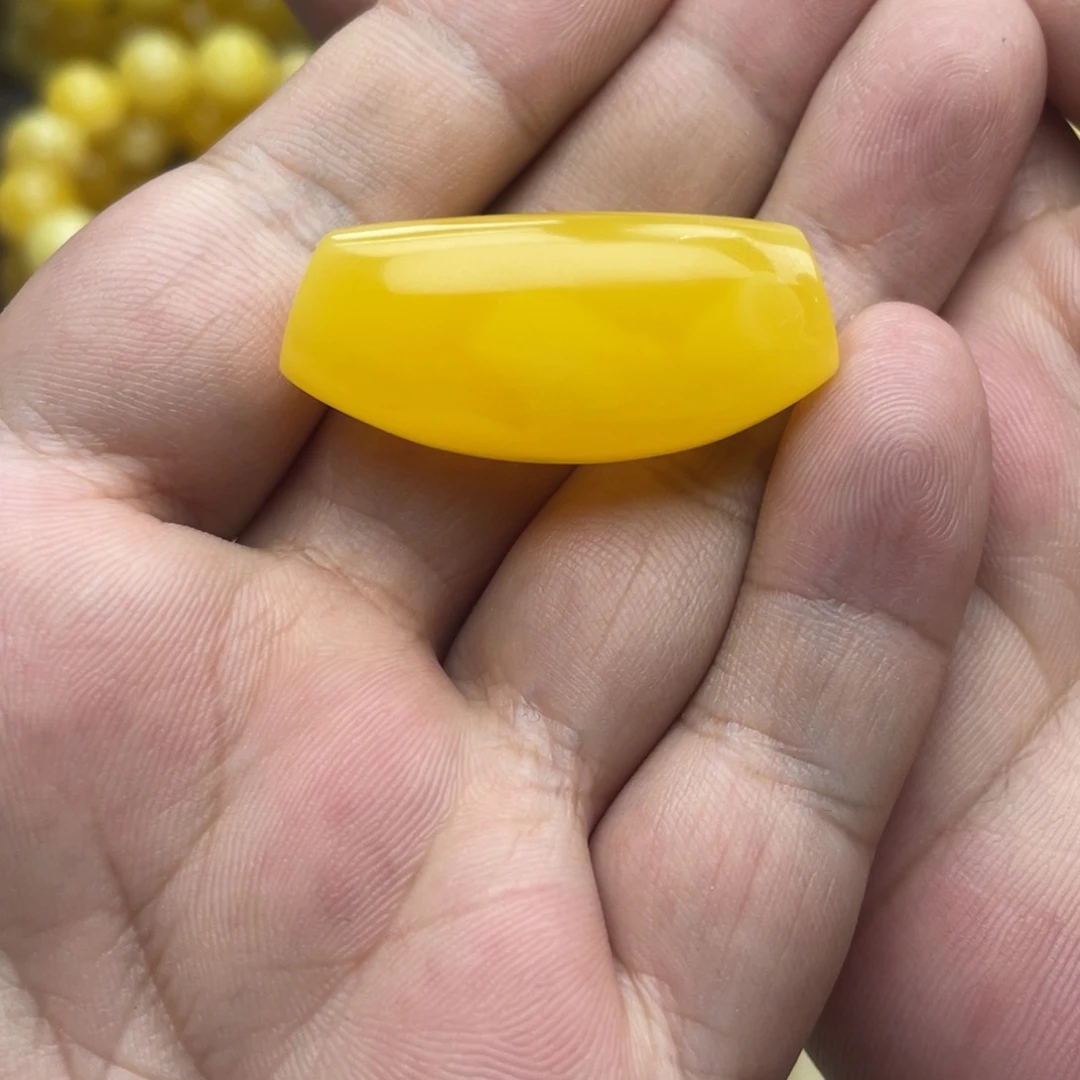 琥珀未镶嵌颈饰琥珀蜜蜡