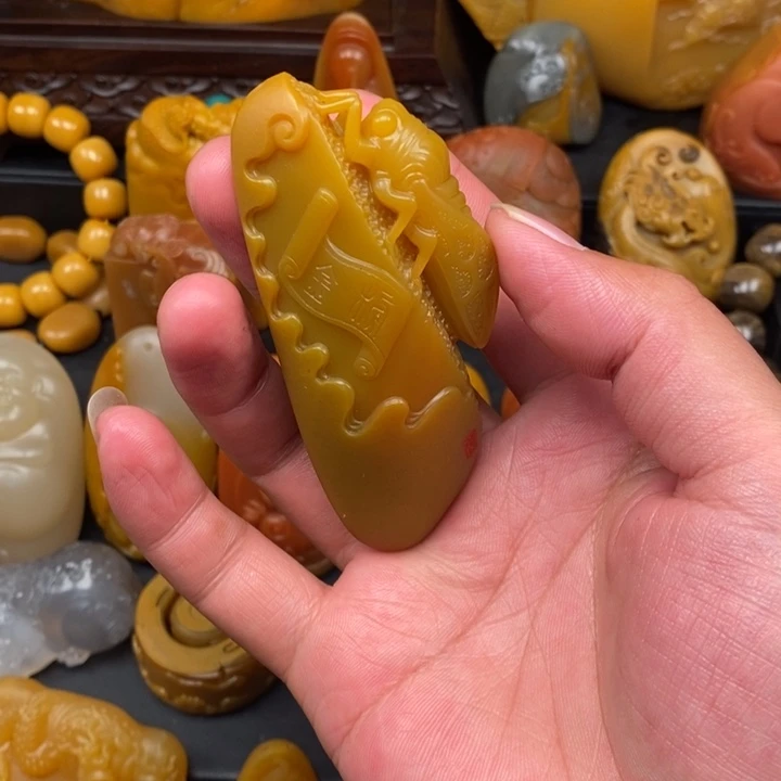 石英质玉未镶嵌颈饰