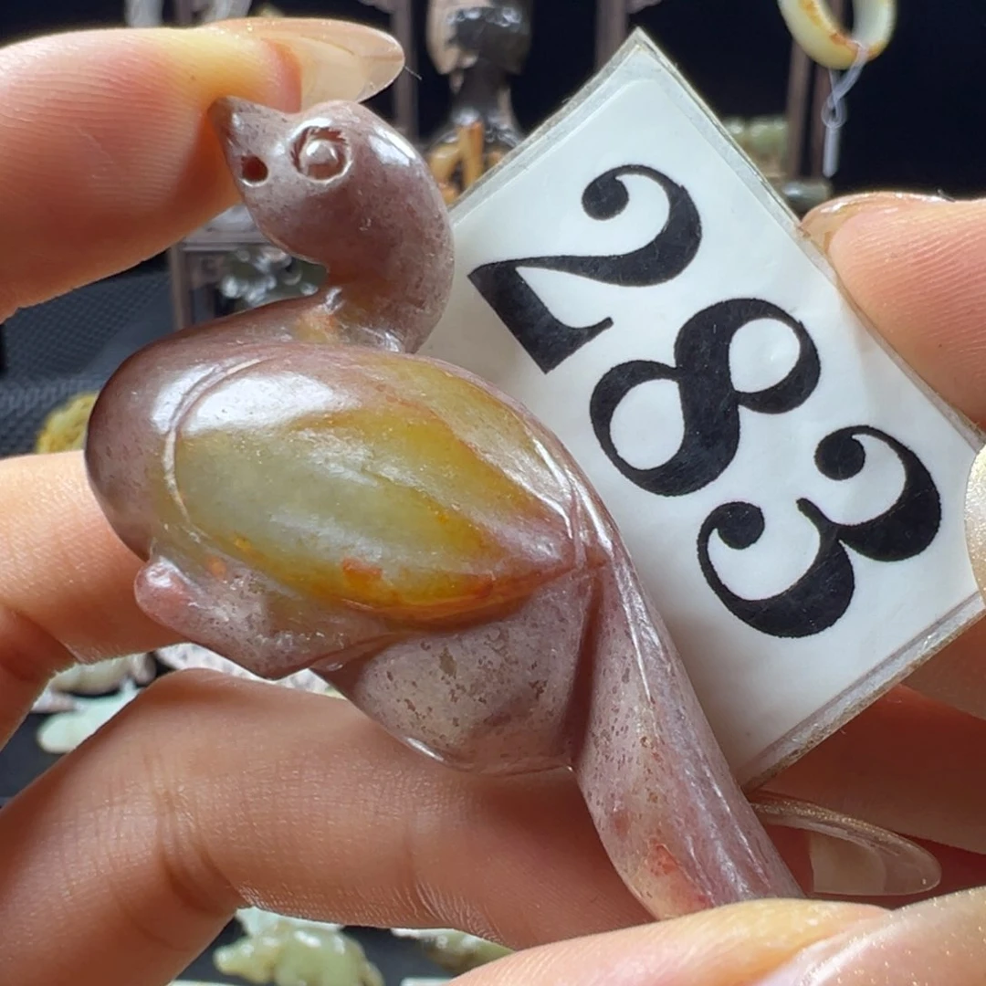 和田玉未镶嵌把件