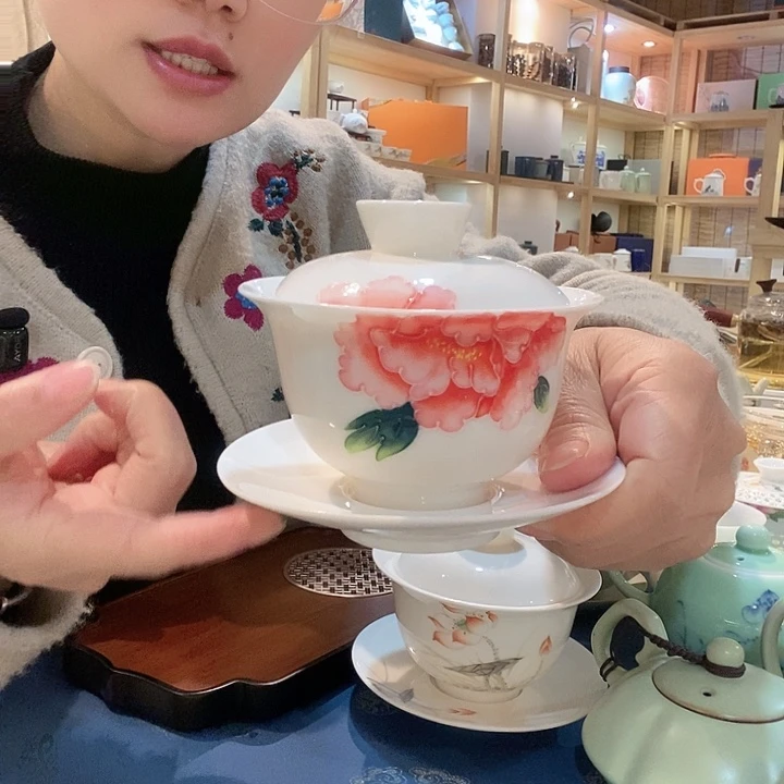 羊脂白玉拉花盖碗