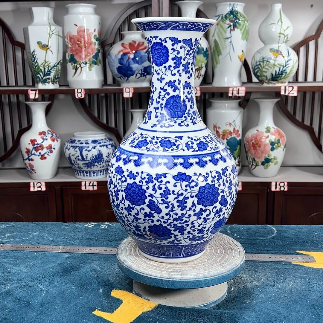 摆件景德镇陶瓷缠枝