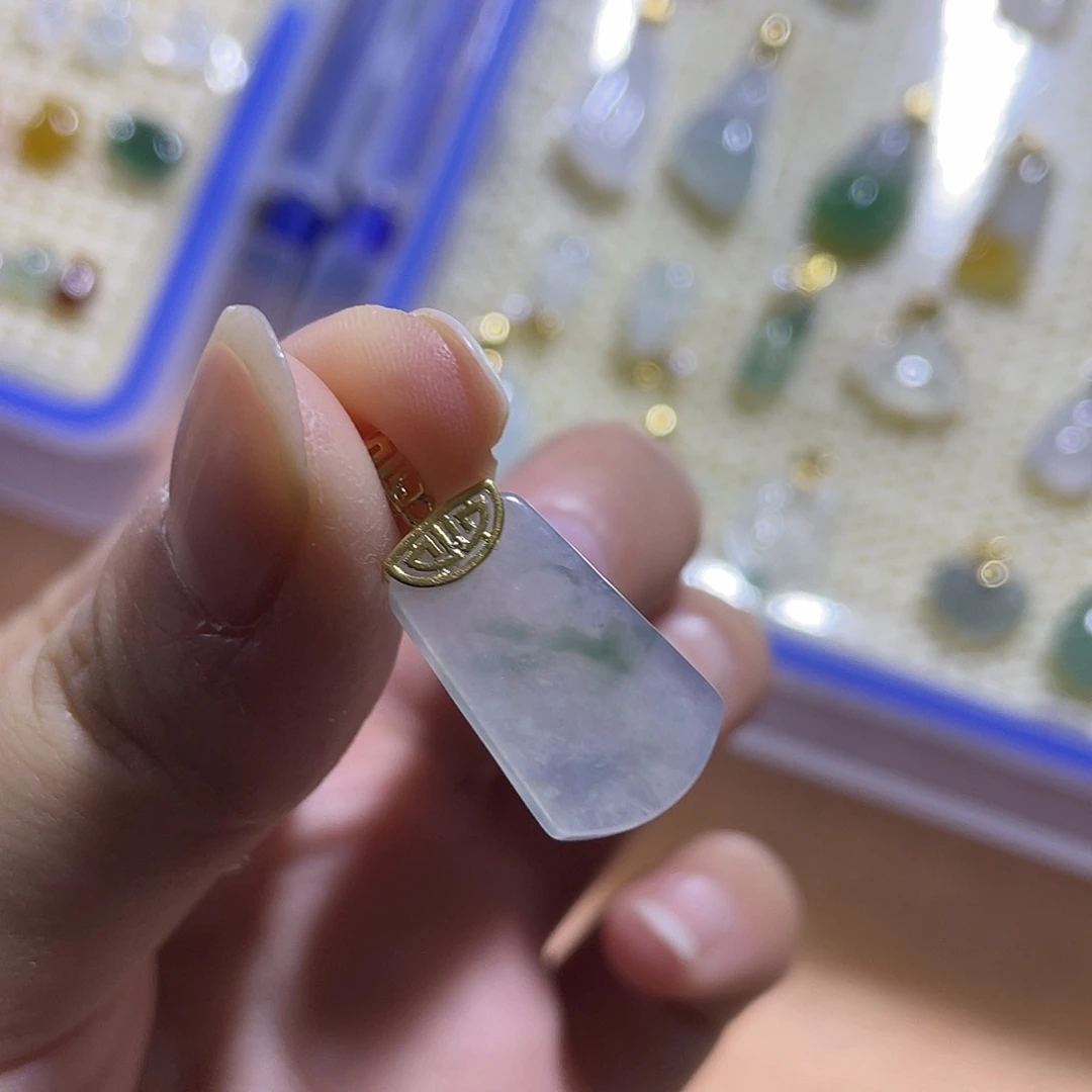 翡翠未镶嵌颈饰天然翡翠无事牌裸石