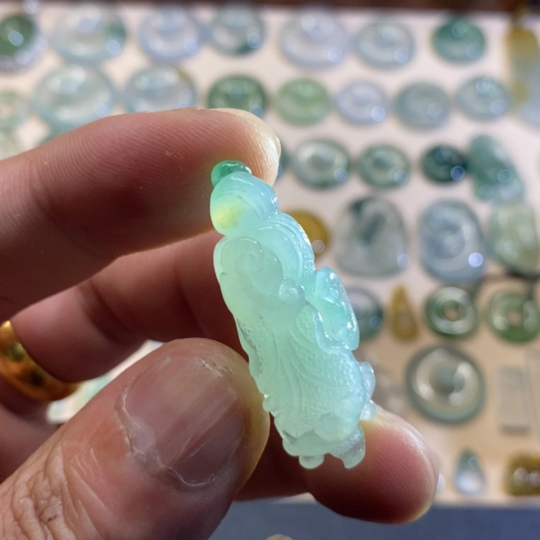 翡翠未镶嵌颈饰翡翠