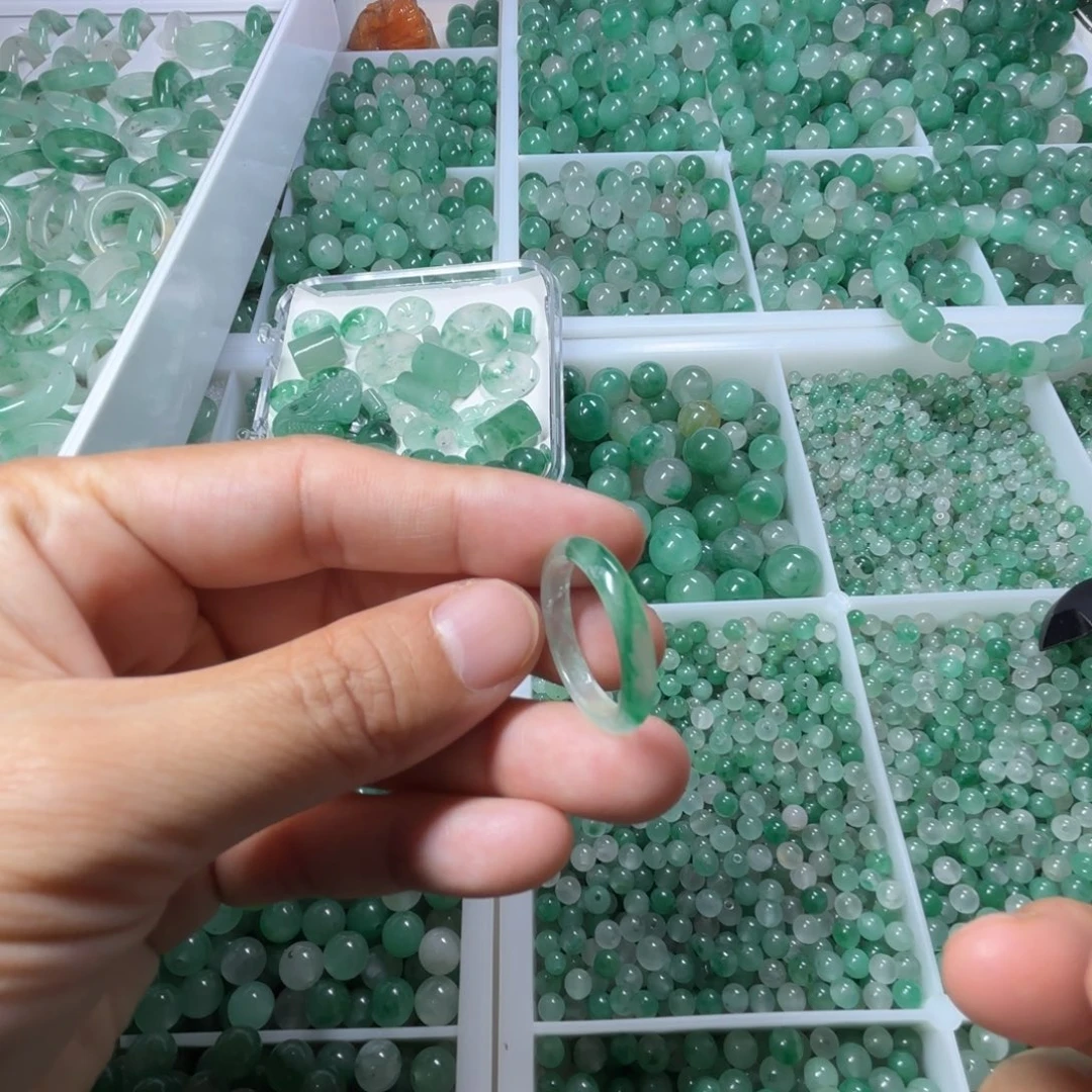 石英质玉（非洲翠）未镶嵌20号戒圈有棉