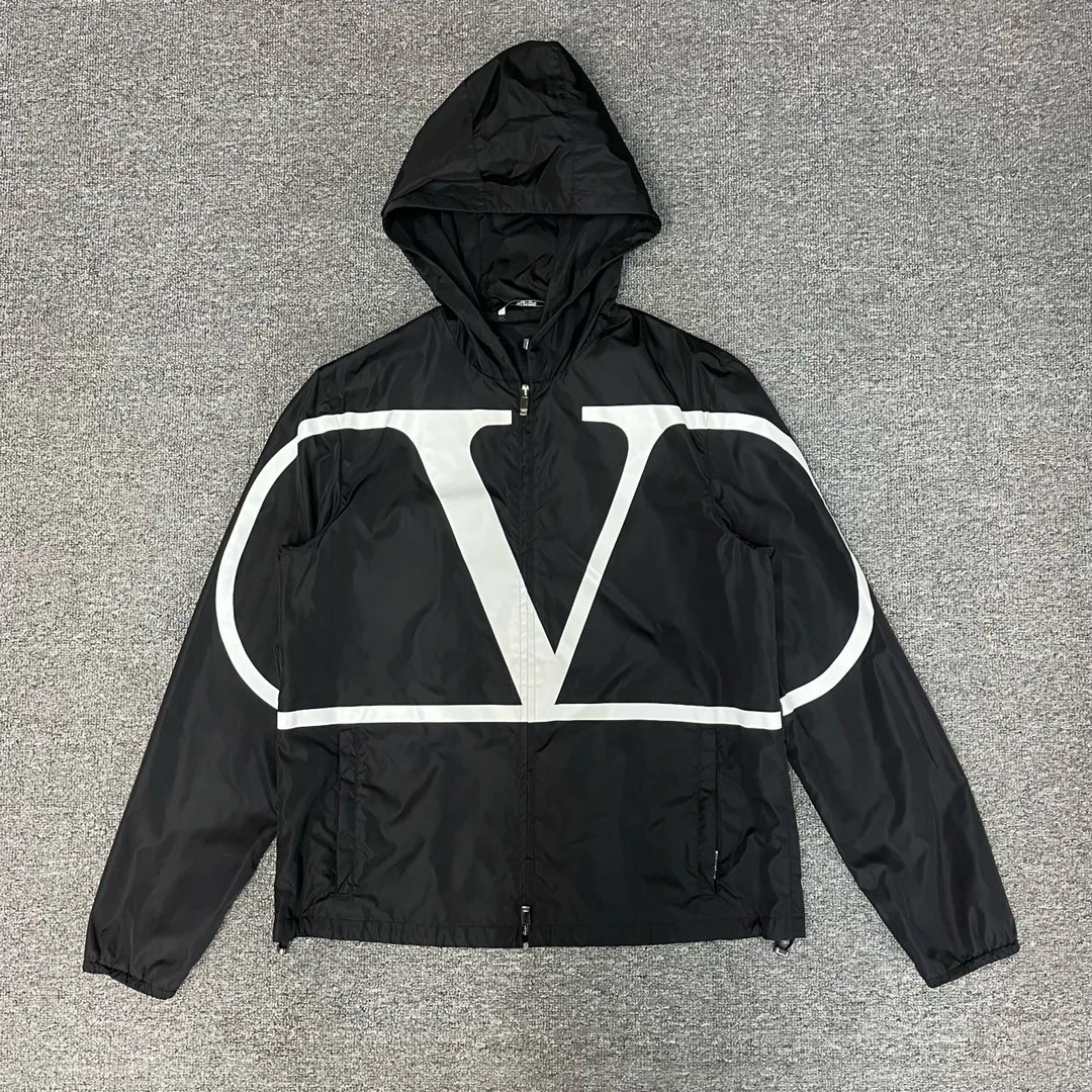 全新未使用 Valentino/华伦天奴 黑白大logo冲锋衣夹克外套46码