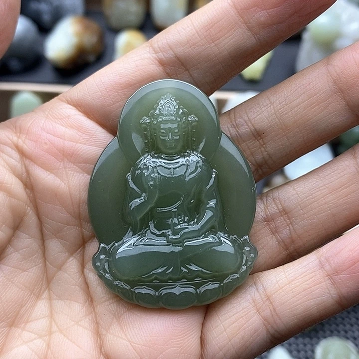 颈饰未镶嵌和田玉（糖玉）