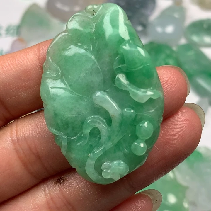 翡翠未镶嵌颈饰翡翠