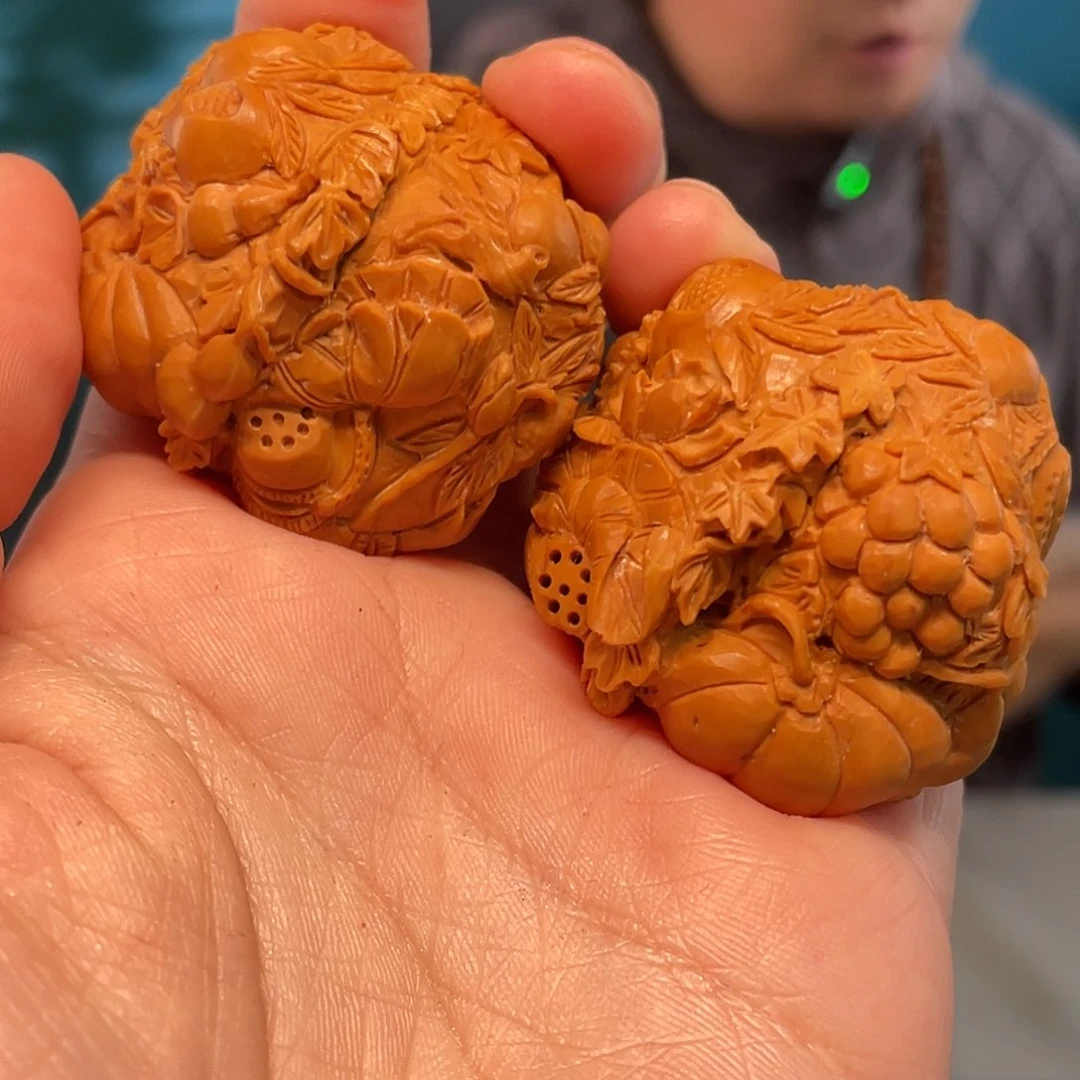 核桃雕刻多宝核雕作品