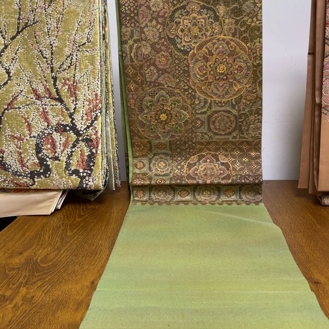 莉****织绣织锦工艺和技术