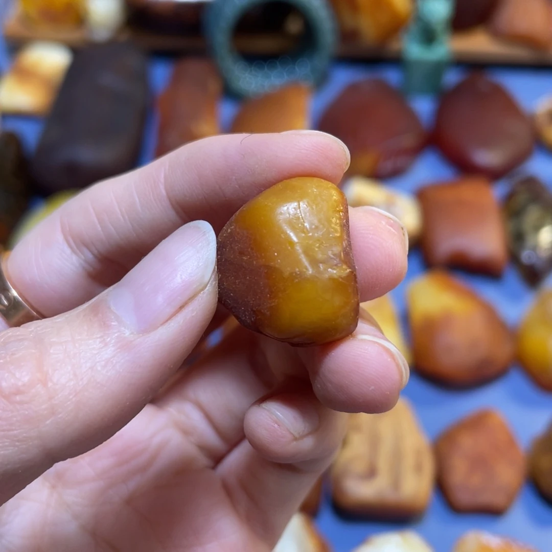 定制琥珀未镶嵌原石