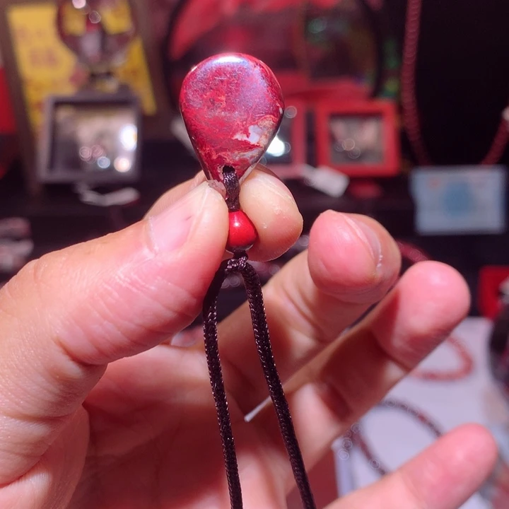 天然辰砂原矿吊坠